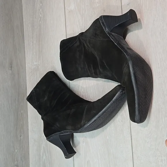 La Canadienne Women Suede Heels shoes boots sz 10M