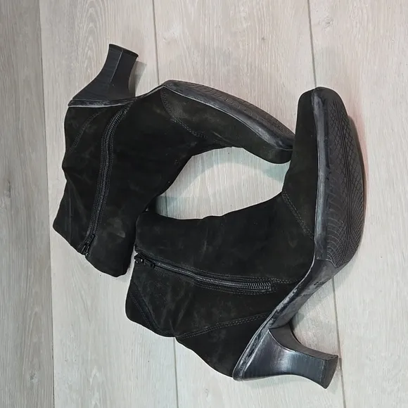 La Canadienne Women Suede Heels shoes boots sz 10M