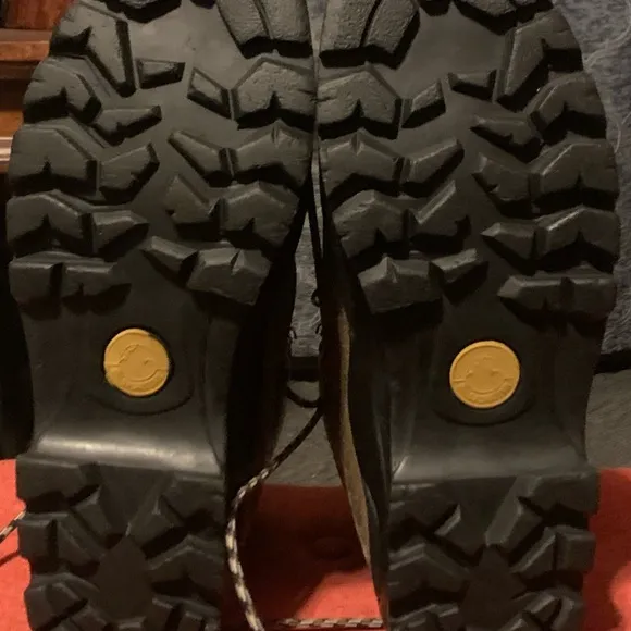 La Sportiva Makulu Brown Boots with High Ankle Support and Reinforced Toe
