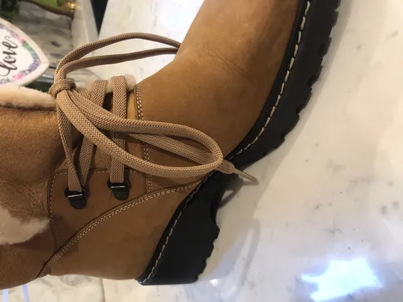 LaCanadienne Womens Winter Boots Size 8.5M Brown Suede Lace Up Faux Fur