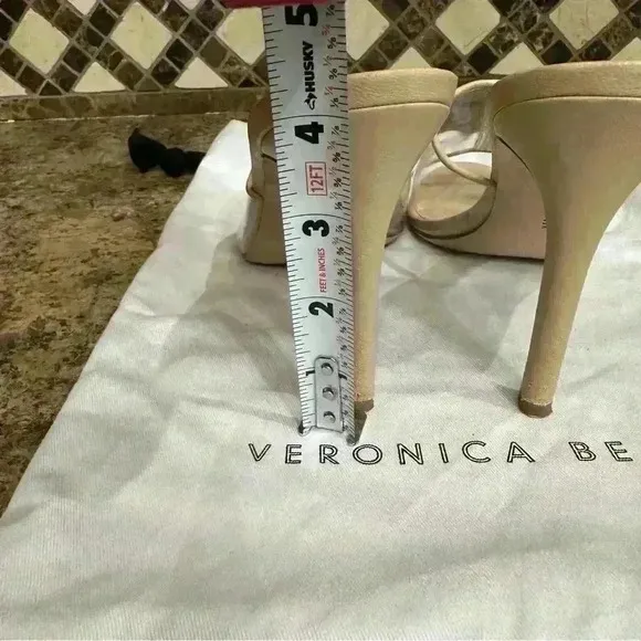 Ladies Veronica Beard Kathleen 2 Nude Translucent Stiletto Heeled Sandals Size 9