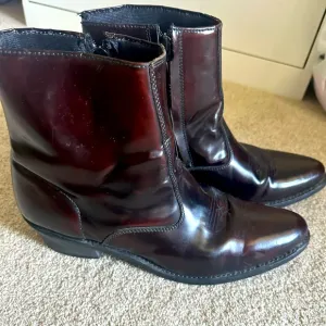 LAREDO men’s long haul black cherry leather side zipper western boots