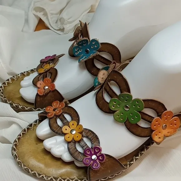 L'artiste by spring step heeled floral sandal size 37