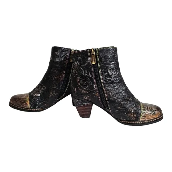 L'Artiste Waterlily by Spring Step Black Iridescent Leather Boots Sz 36, 5.5-6