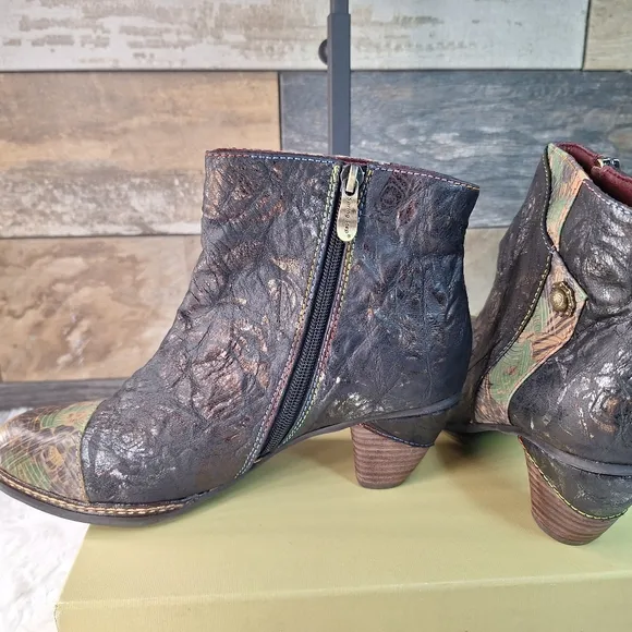 L'ARTISTE Waterlily Spring Step Leather Boots - Size 8.5 - NWOT - B775208