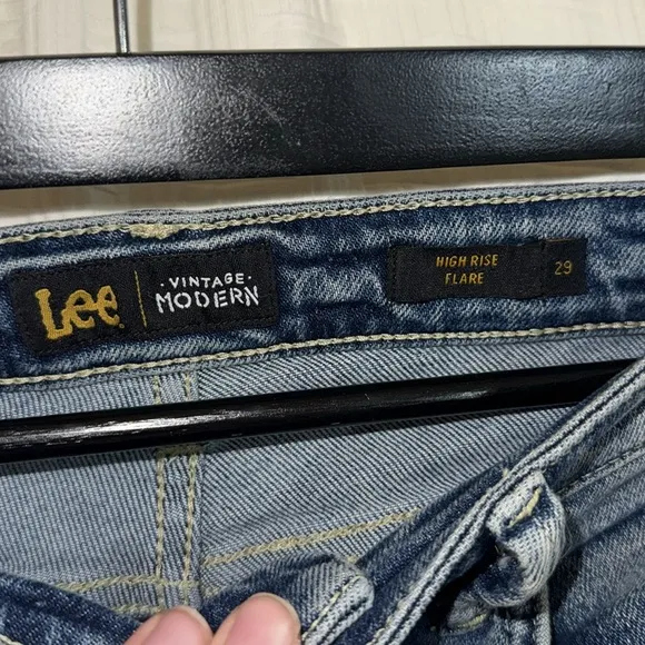 LEE vintage modern high-rise flare jeans 👖 👢NWOT