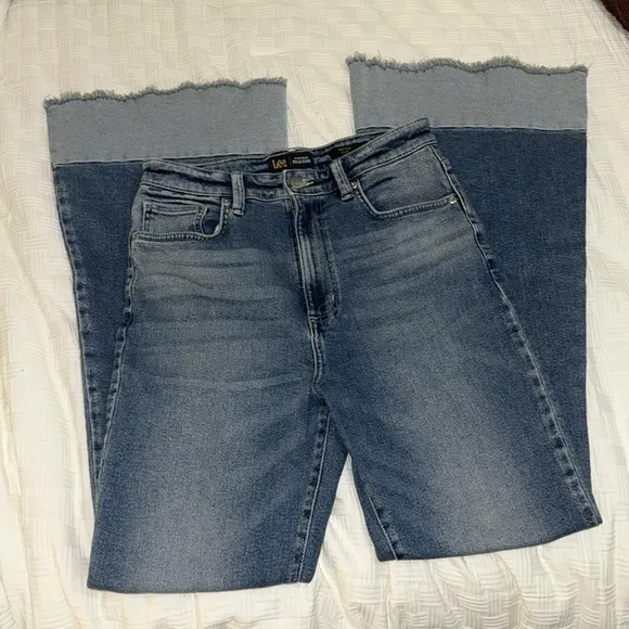 LEE vintage modern high-rise flare jeans 👖 👢NWOT