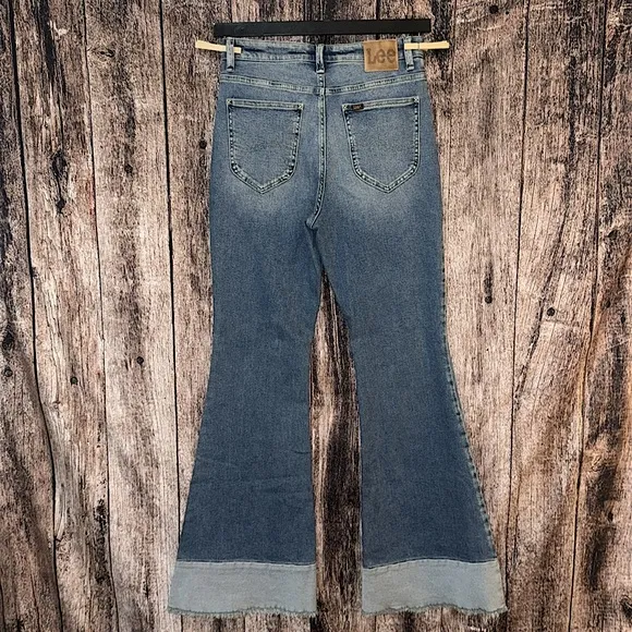 LEE vintage modern high-rise flare jeans 👖 👢NWOT
