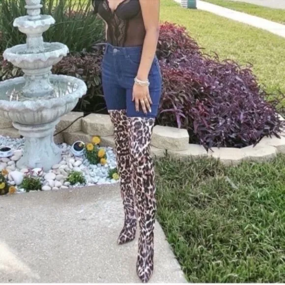 Leopard print Long Boots size 6