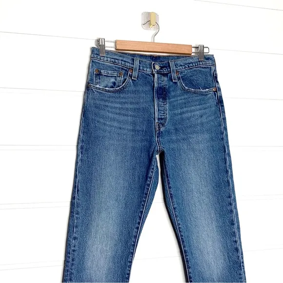 Levi’s 501 Skinny Jeans in Medium Indigo Wash Size 27 x 28