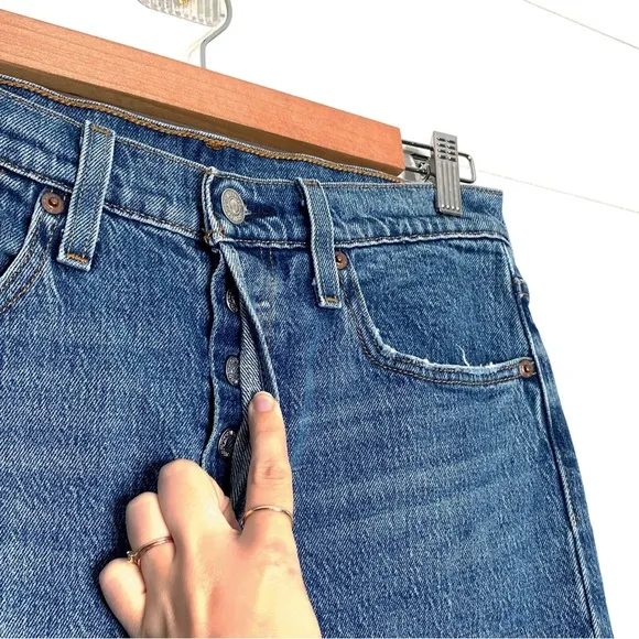 Levi’s 501 Skinny Jeans in Medium Indigo Wash Size 27 x 28
