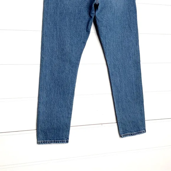 Levi’s 501 Skinny Jeans in Medium Indigo Wash Size 27 x 28