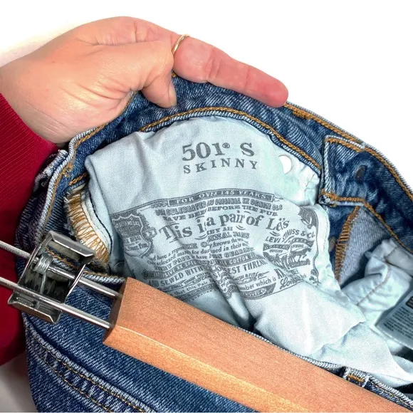 Levi’s 501 Skinny Jeans in Medium Indigo Wash Size 27 x 28