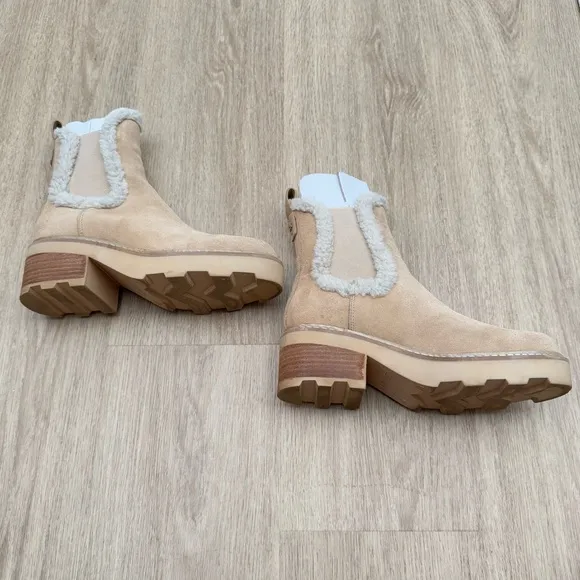 Like New Calvin Klein Anissa Lug Sole Block Heel Cozy Faux Fur Chelsea B…