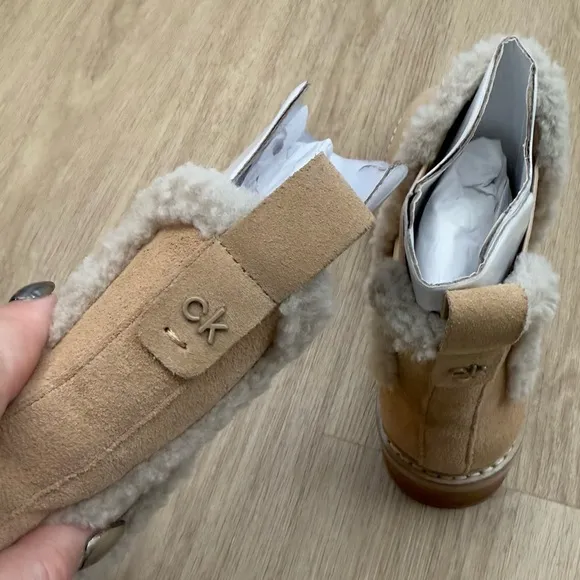 Like New Calvin Klein Anissa Lug Sole Block Heel Cozy Faux Fur Chelsea B…