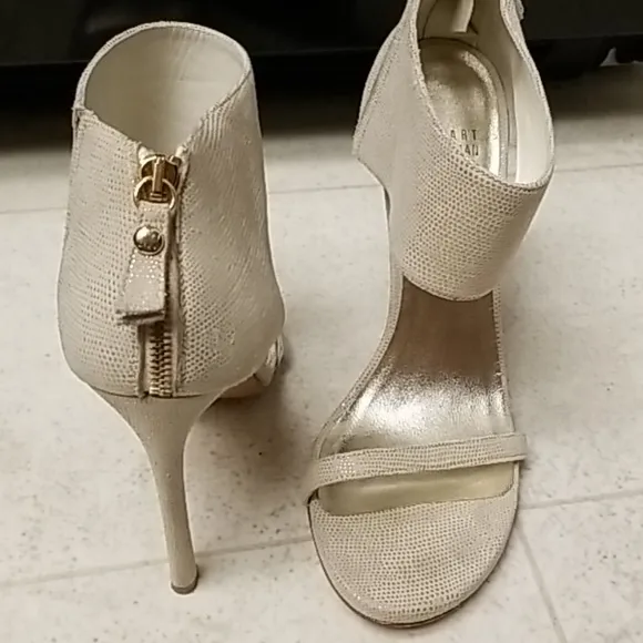 Like New STUART WEITZMAN strappy heels