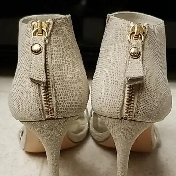 Like New STUART WEITZMAN strappy heels