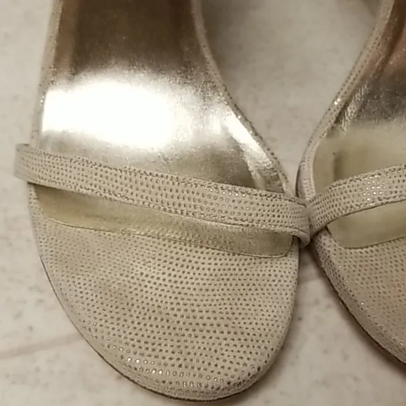 Like New STUART WEITZMAN strappy heels