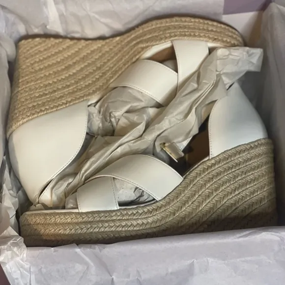 Lisa Vicky Gemi Platform Espadrille Wedge White Sandals, size 10