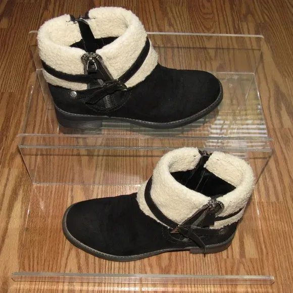 Liz Claiborne Black Zip Ankle Boots Booties Size 6