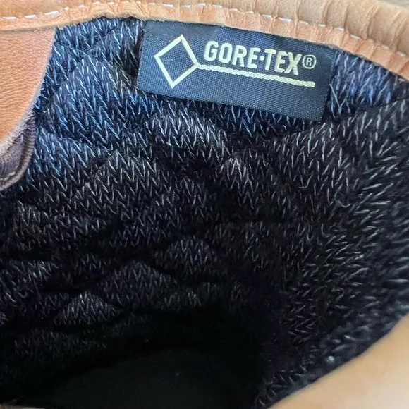 LL BEAN GORE-TEX BEAN BOOTS. Size Women’s 7 (DM)‎ men’s size 5