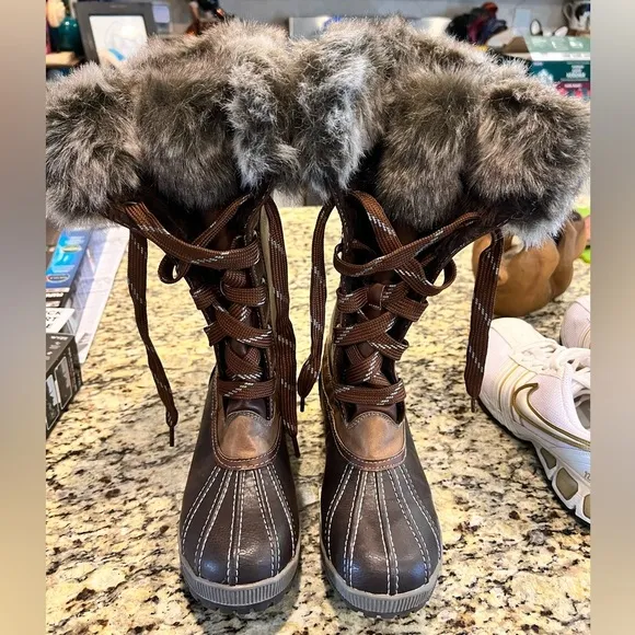 London Fog Faux Fur lined winter boots, size 9