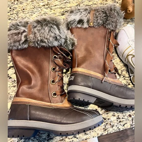 London Fog Faux Fur lined winter boots, size 9