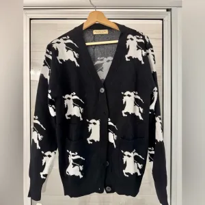 Long cardigans sweater in Black and white