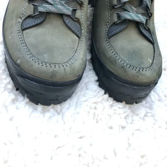 Lowa Vintage Leather Hiking Boots EUC Men's Sz 7, Womens Sz 7.5