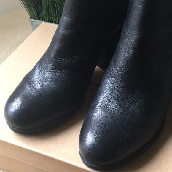 Lucky Brand Orsann healed leather boots