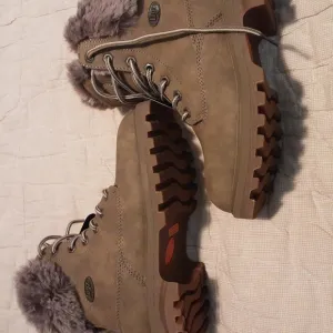 Lugz Flexastride Memory Foam fur boots