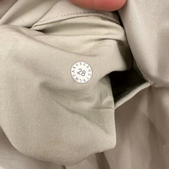 Lululemon Commission Short Relaxed *Warpstreme 11&quot; // 28