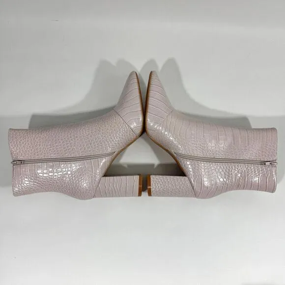 Lulus Women’s Size 11 Pale Pink Crocodile Embossed Faux Leather Boots New