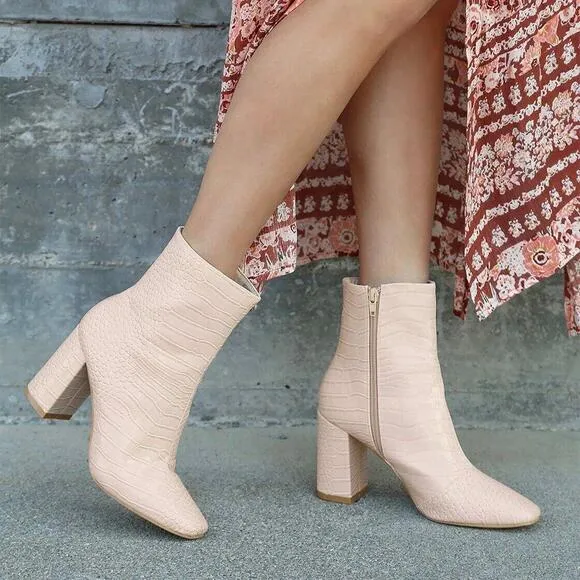 Lulus Women’s Size 11 Pale Pink Crocodile Embossed Faux Leather Boots New