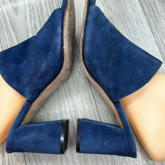 M Gemi Notari Blue Suede Heels