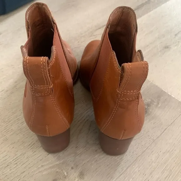 MADEWELL Regan boot pull on Boots Size 8.5 Saddle BROWN Booties Short Heeled
