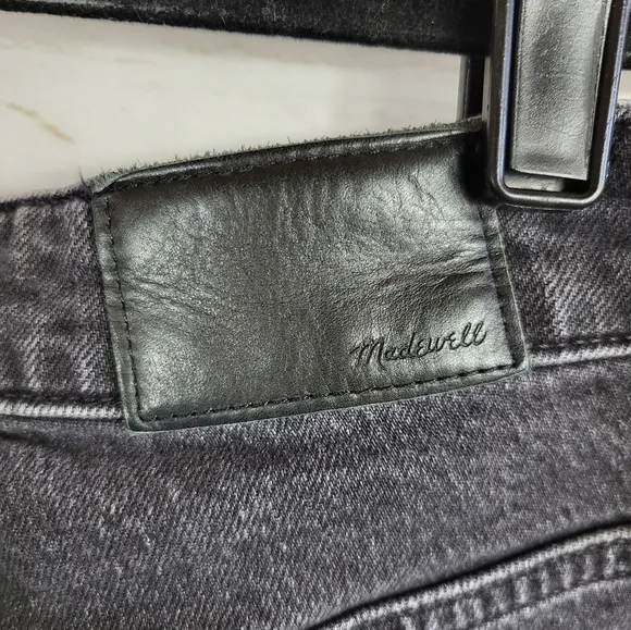 Madewell The Curvy Perfect Vintage High Rise Jeans in Lunar Washed Black/Gray 25