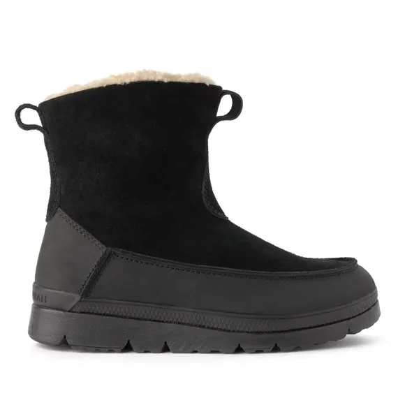 Manitobah Black Winter Boots