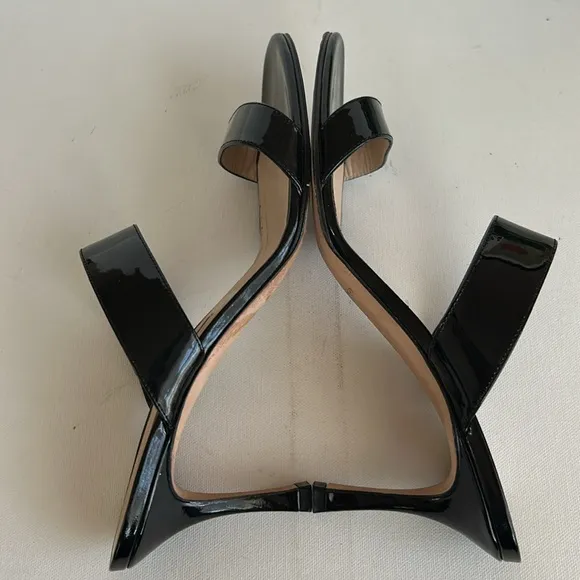 MANOLO BLAHNIK double strap patent heels