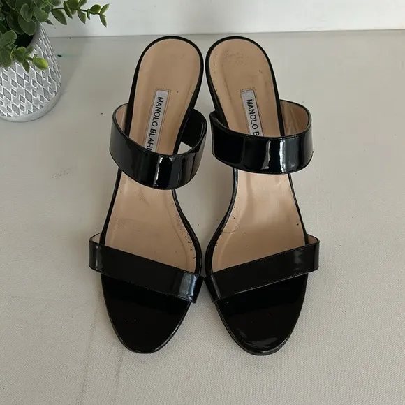 MANOLO BLAHNIK double strap patent heels