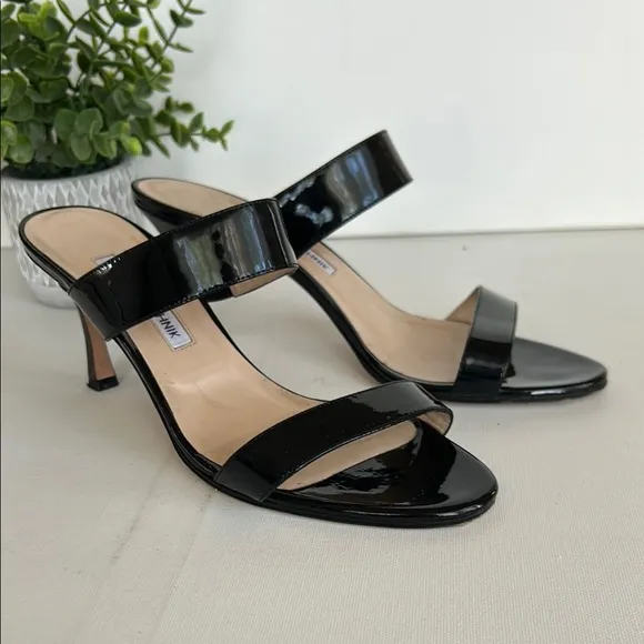 MANOLO BLAHNIK double strap patent heels