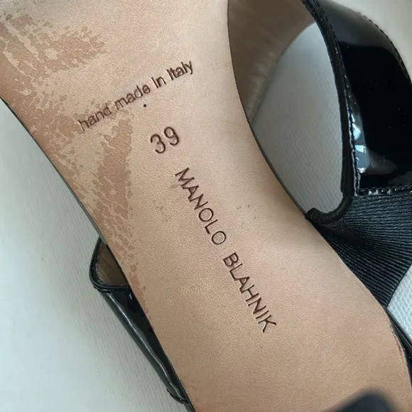 MANOLO BLAHNIK double strap patent heels