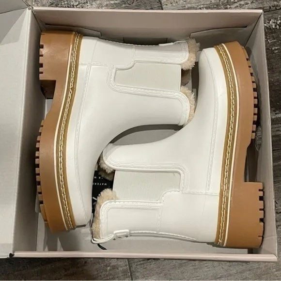 Marc Fisher LTD Fargo Waterproof White Lug Sole Ankle Boots Size 11 NEW