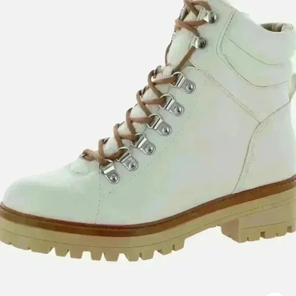 MARC FISHER-MALLIE LACE-UP ROUND TOE ANKLE BOOTS