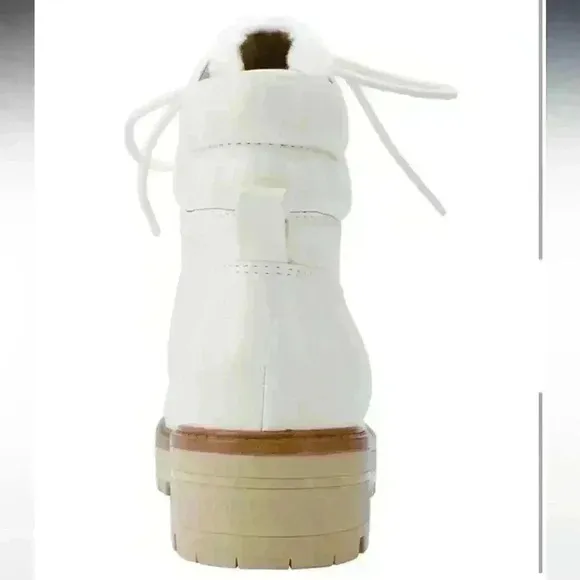 MARC FISHER-MALLIE LACE-UP ROUND TOE ANKLE BOOTS