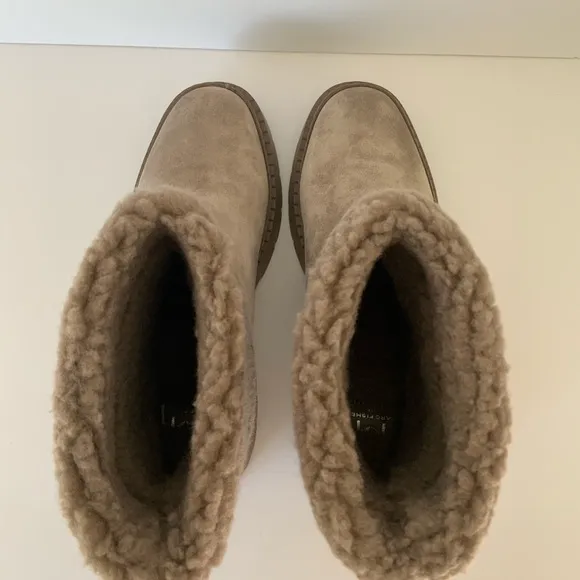 Marc Fisher Vina Light Natural Suede Short Lug Sole Boots Women’s Size 9.5 NWOB