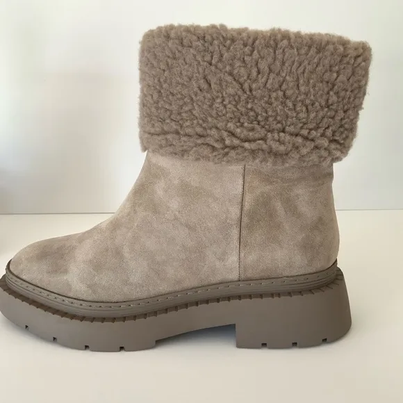 Marc Fisher Vina Light Natural Suede Short Lug Sole Boots Women’s Size 9.5 NWOB