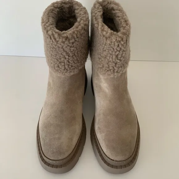 Marc Fisher Vina Light Natural Suede Short Lug Sole Boots Women’s Size 9.5 NWOB