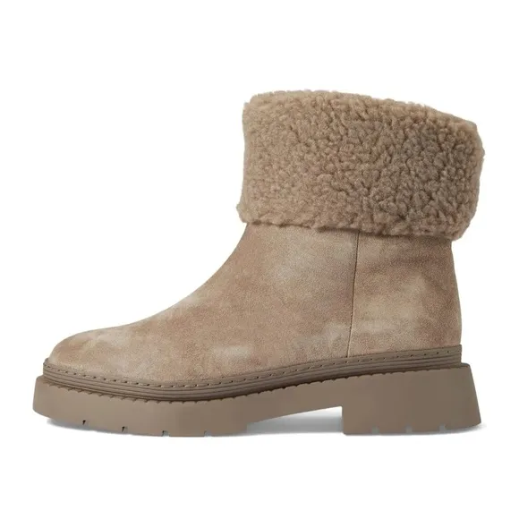 Marc Fisher Vina Light Natural Suede Short Lug Sole Boots Women’s Size 9.5 NWOB