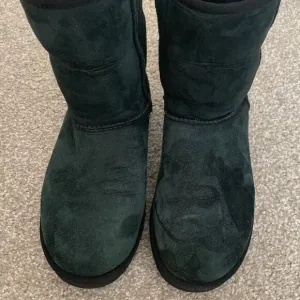 Men's Black Short Classic Ugg Boots - Size 8